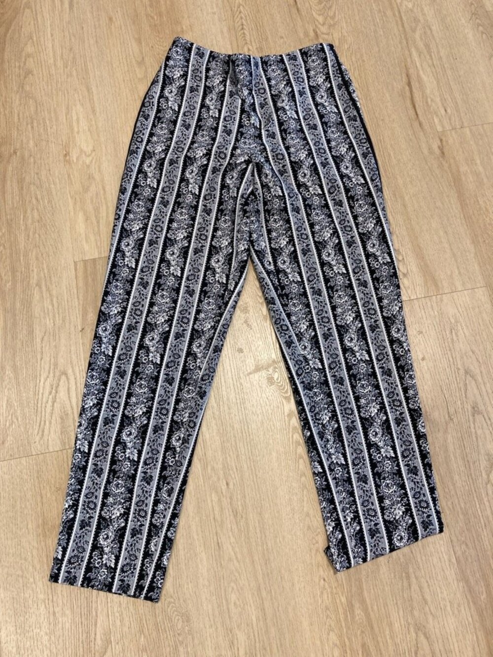 Club Monaco Phesa Pants in Black and White Floral Motif